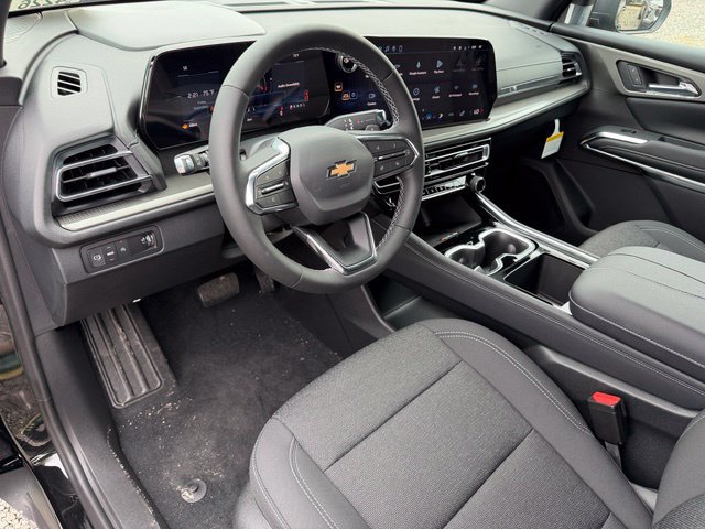 New 2027 Chevrolet Traverse LT w/ Driver Confidence Package FWD image 31