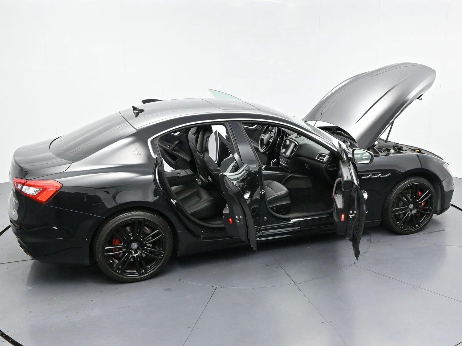 Used 2018 Maserati Ghibli S GranSport RWD image 39