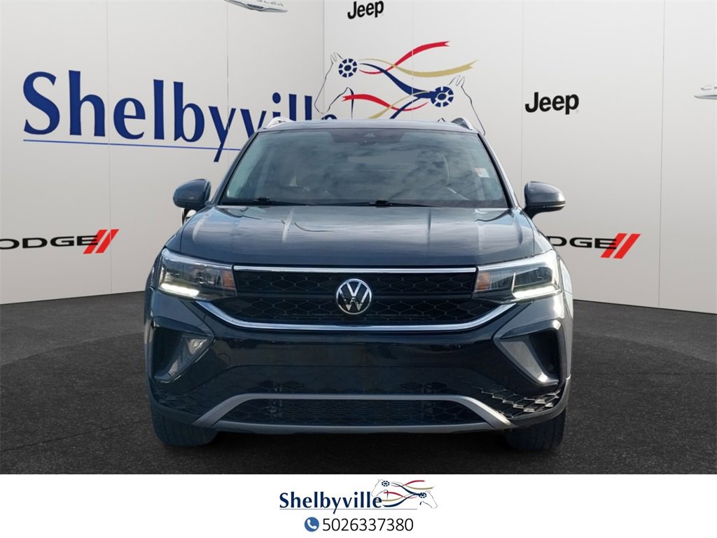 Used 2024 Volkswagen Taos SE w/ Black Wheel Package image 2
