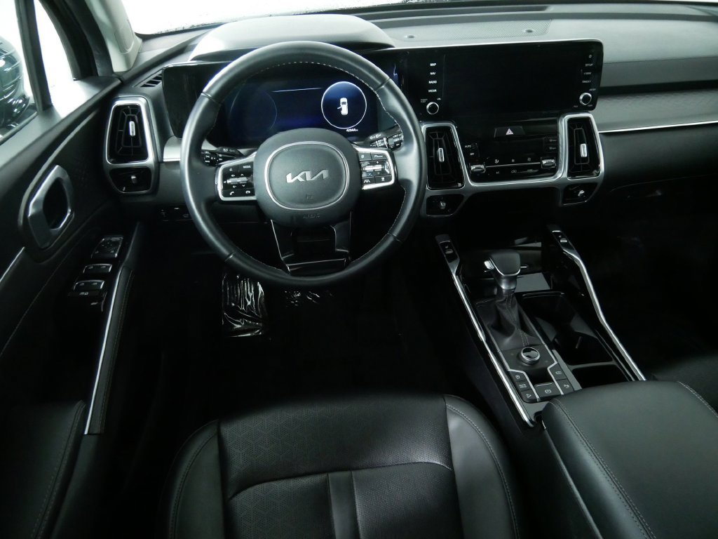 Used 2023 Kia Sorento SX AWD/4WD image 23