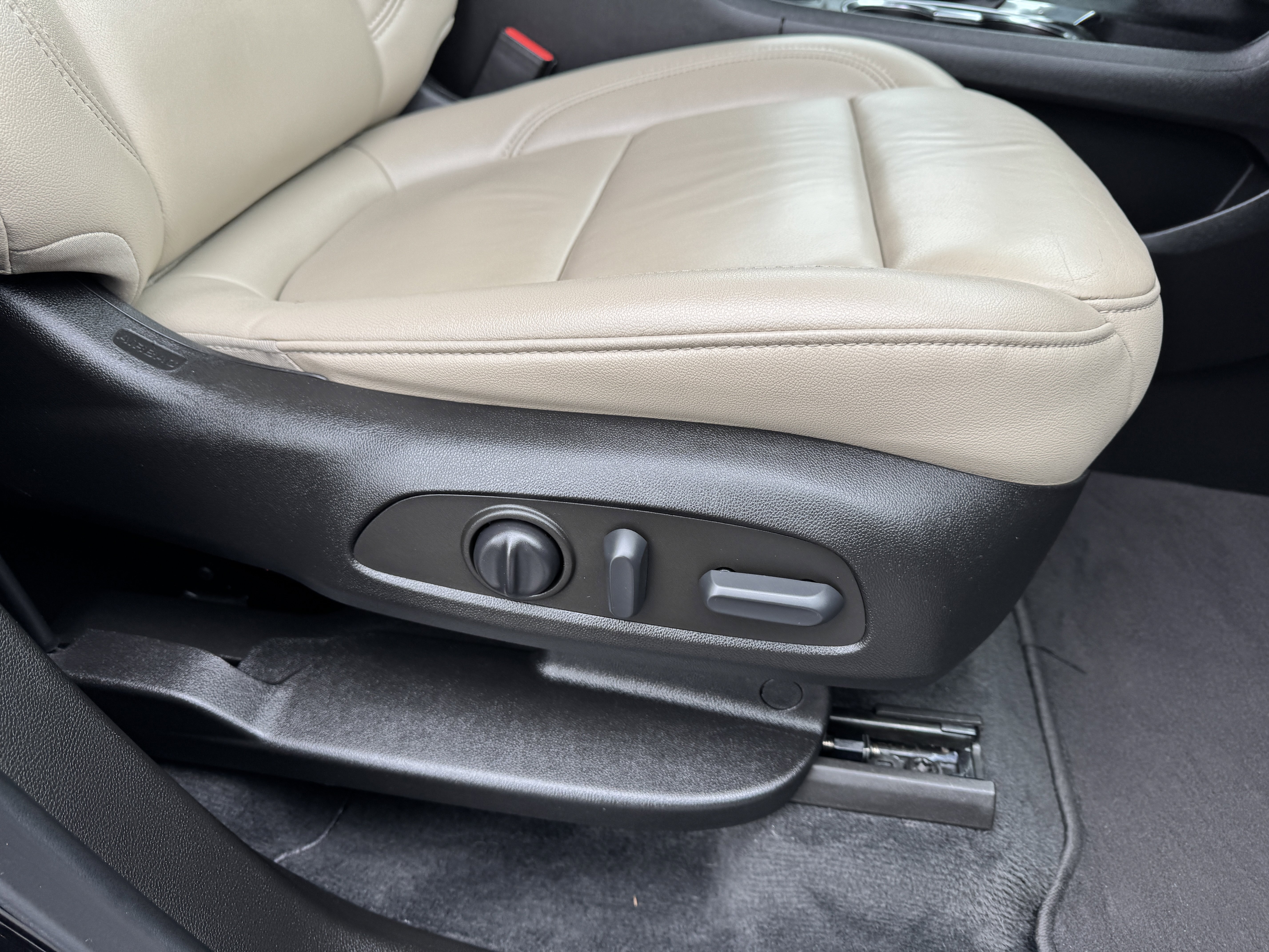 Certified 2022 Chevrolet Traverse LT image 28