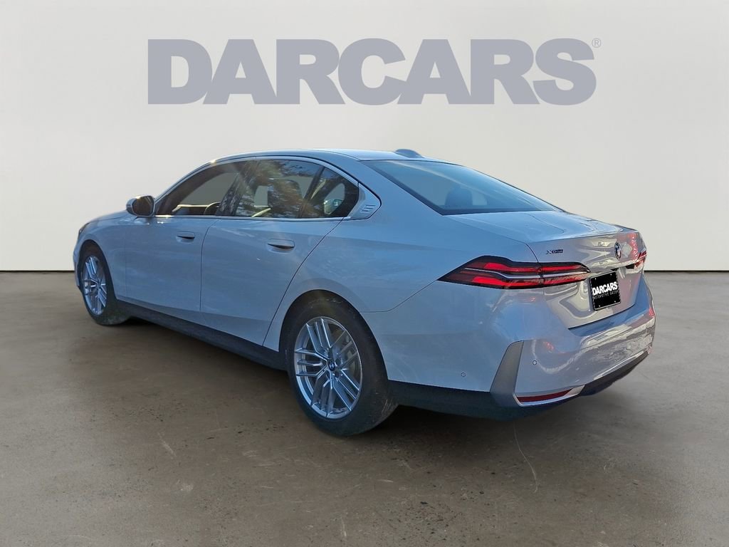 Used 2025 BMW 530i xDrive image 4