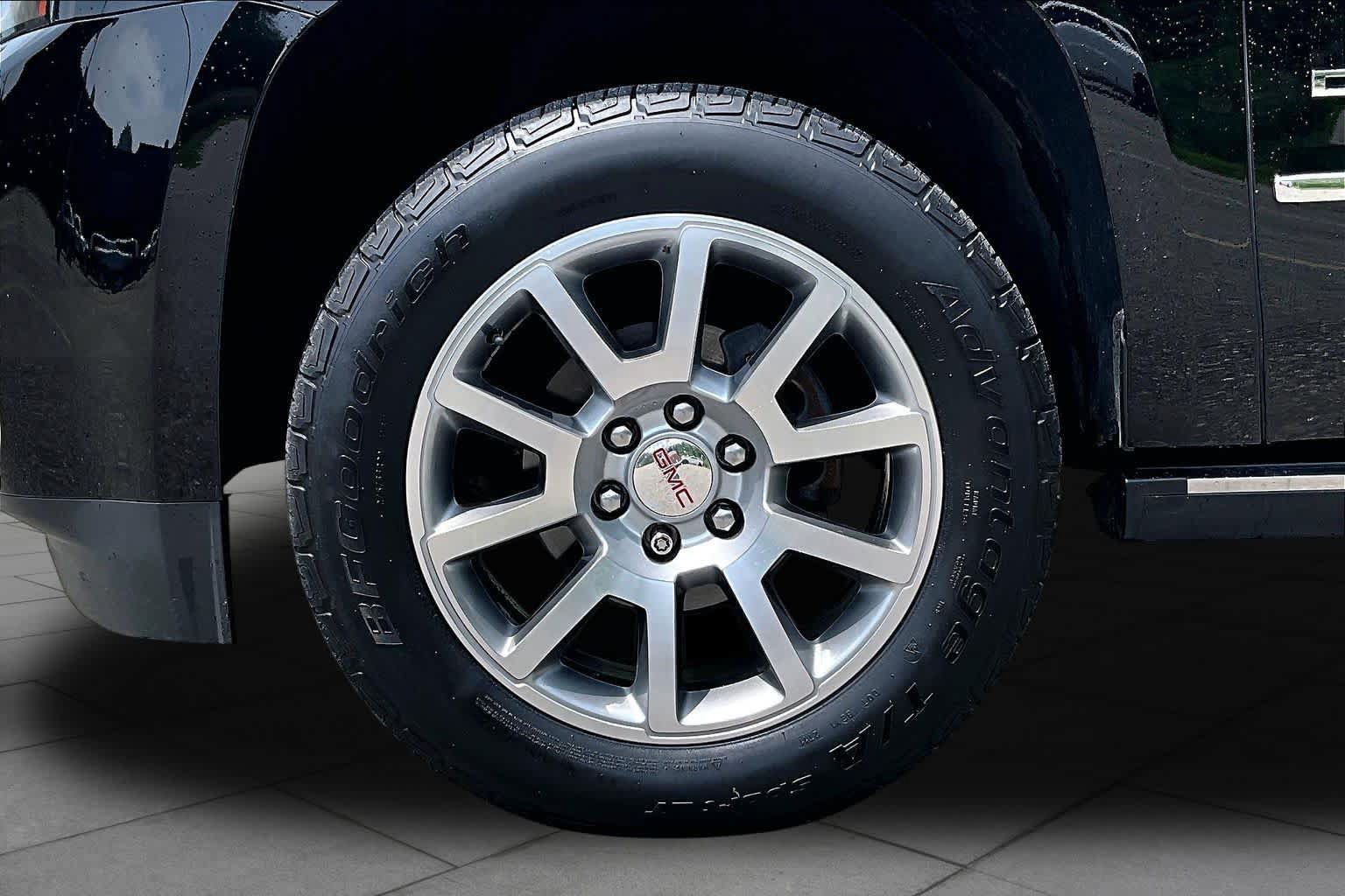 Used 2019 GMC Yukon Denali AWD/4WD image 11