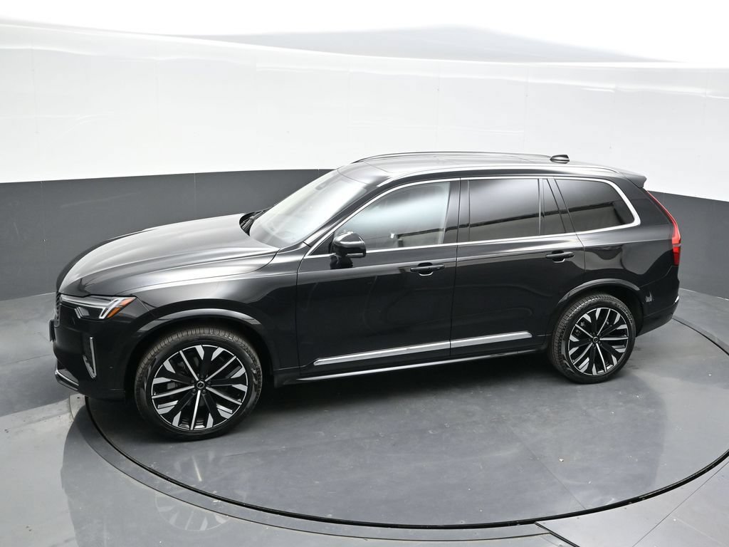 Used 2025 Volvo XC90 B5 Ultra AWD/4WD image 32