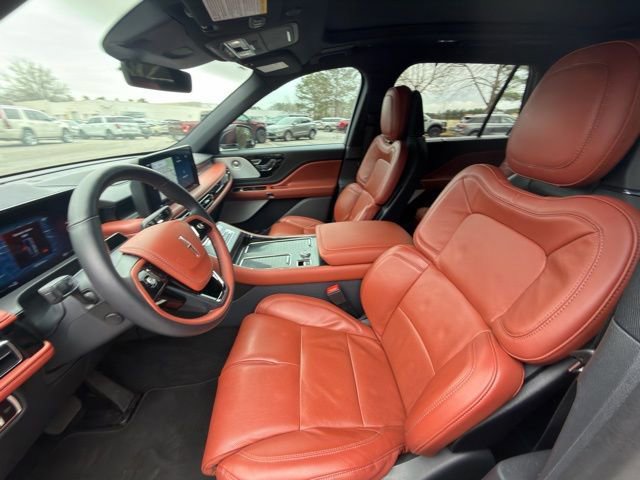 Used 2025 Lincoln Aviator Reserve w/ Equipment Group 201A image 18