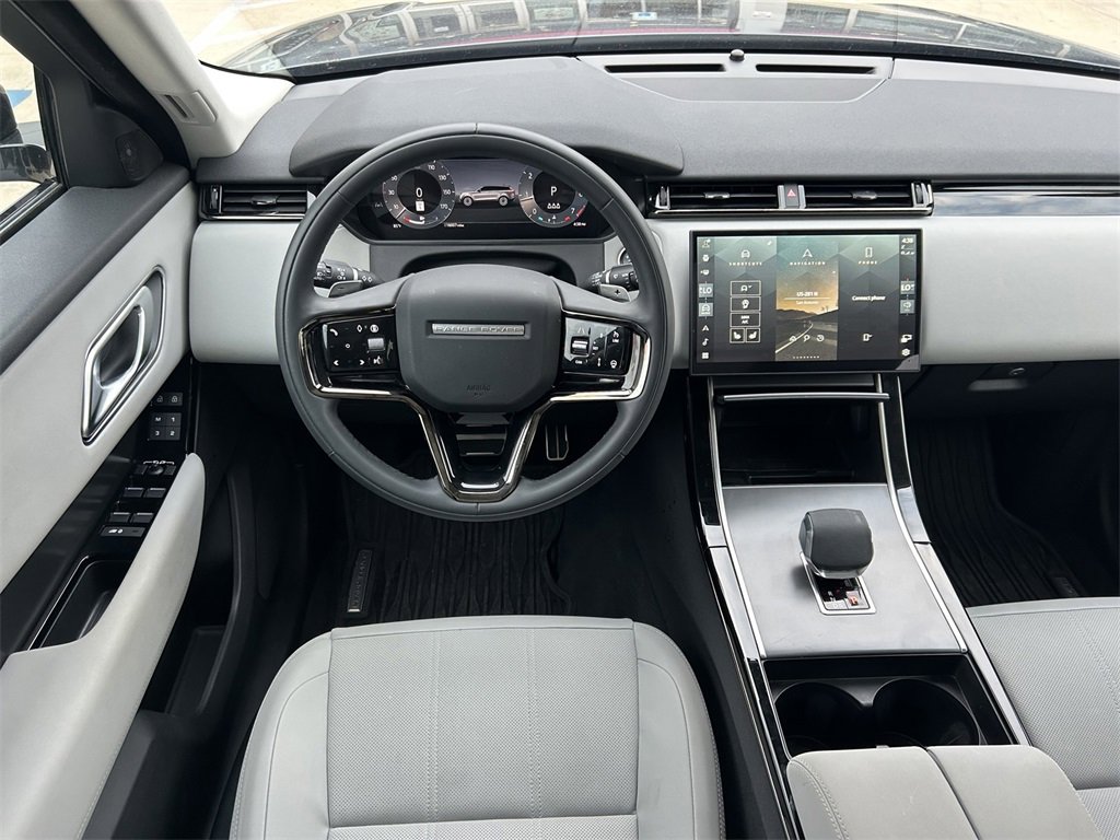 Used 2025 Land Rover Range Rover Velar Dynamic SE image 18