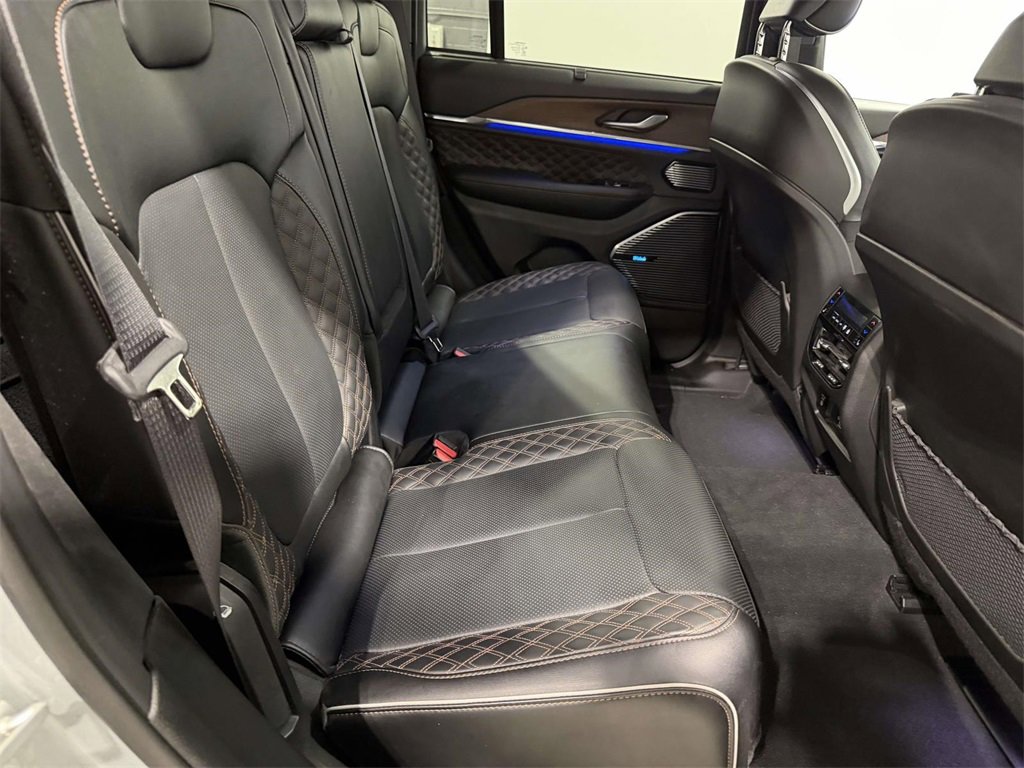 Certified 2024 Jeep Grand Cherokee Summit w/ Luxury Tech Group V image 10