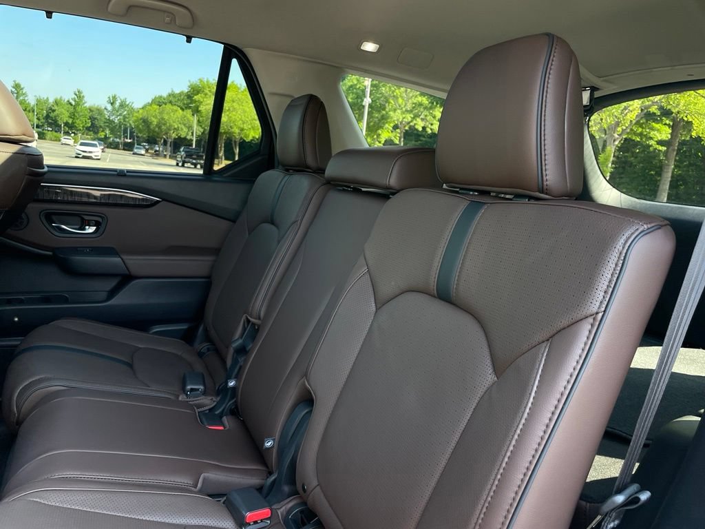 Used 2025 Honda Pilot Elite image 44