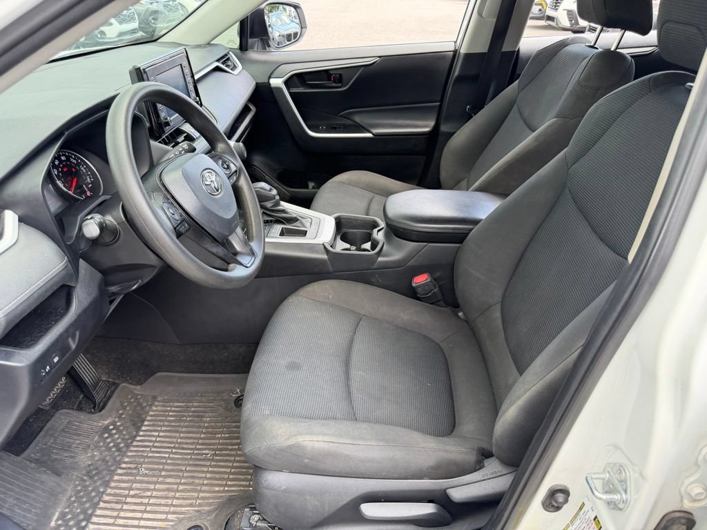 Used 2021 Toyota RAV4 LE FWD image 22