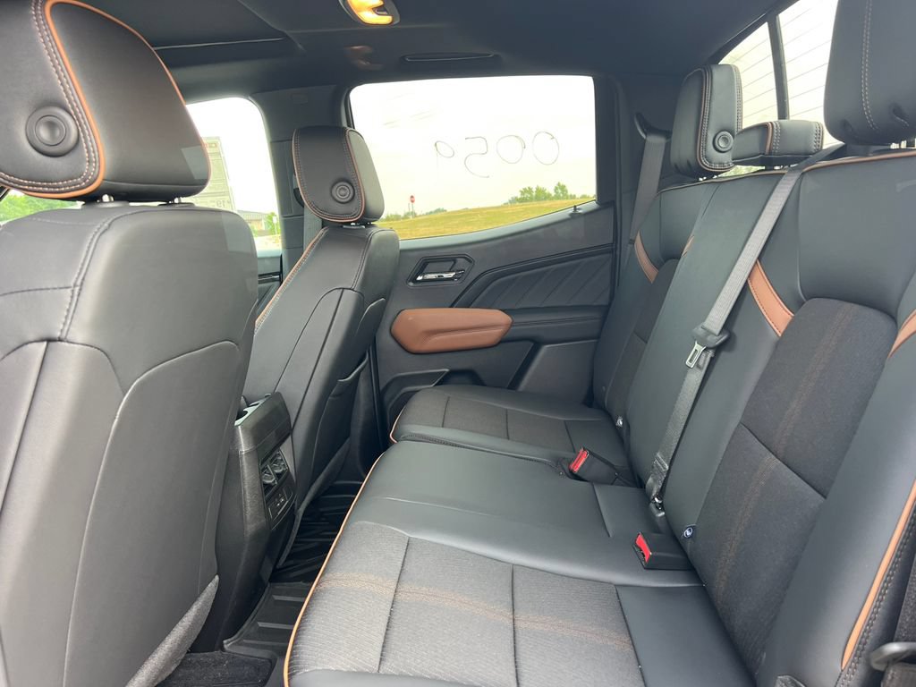New 2026 GMC Canyon AT4 w/ Technology Plus Package AWD/4WD image 4