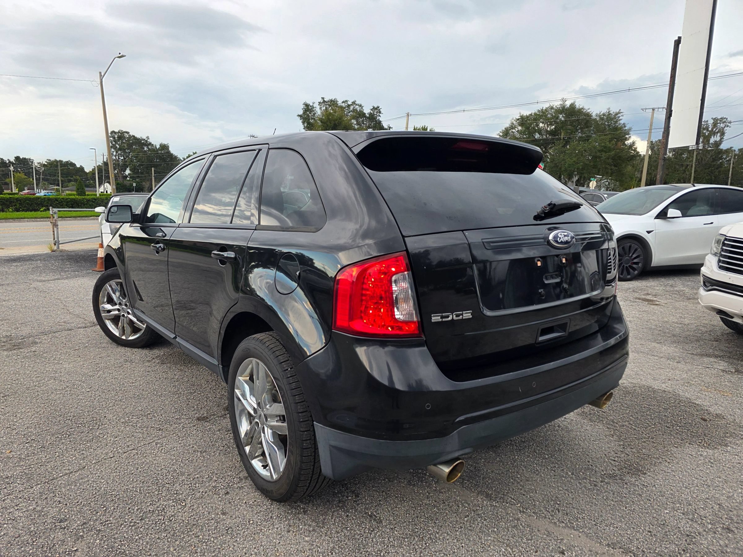 Used 2013 Ford Edge SEL FWD image 5