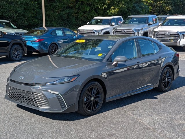 Used 2026 Toyota Camry SE FWD image 3