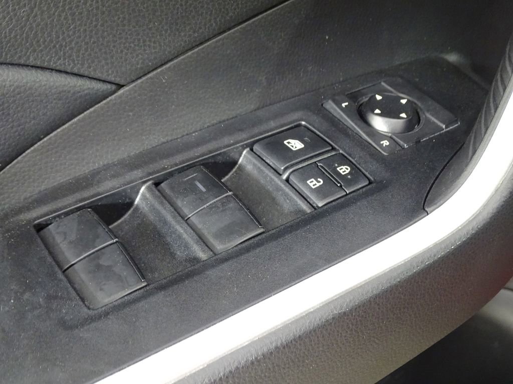 Used 2022 Toyota RAV4 LE image 16