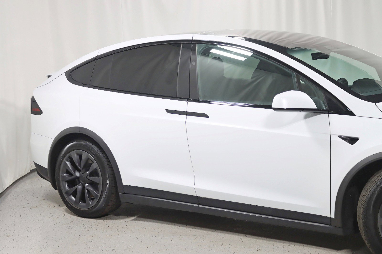 Used 2022 Tesla Model X image 3