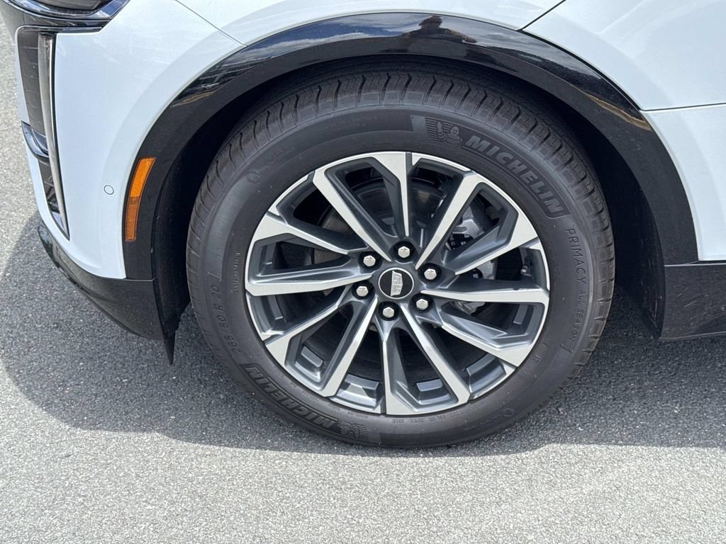 New 2026 Cadillac Lyriq Sport w/ LPO, Floor Liner Package AWD/4WD image 7
