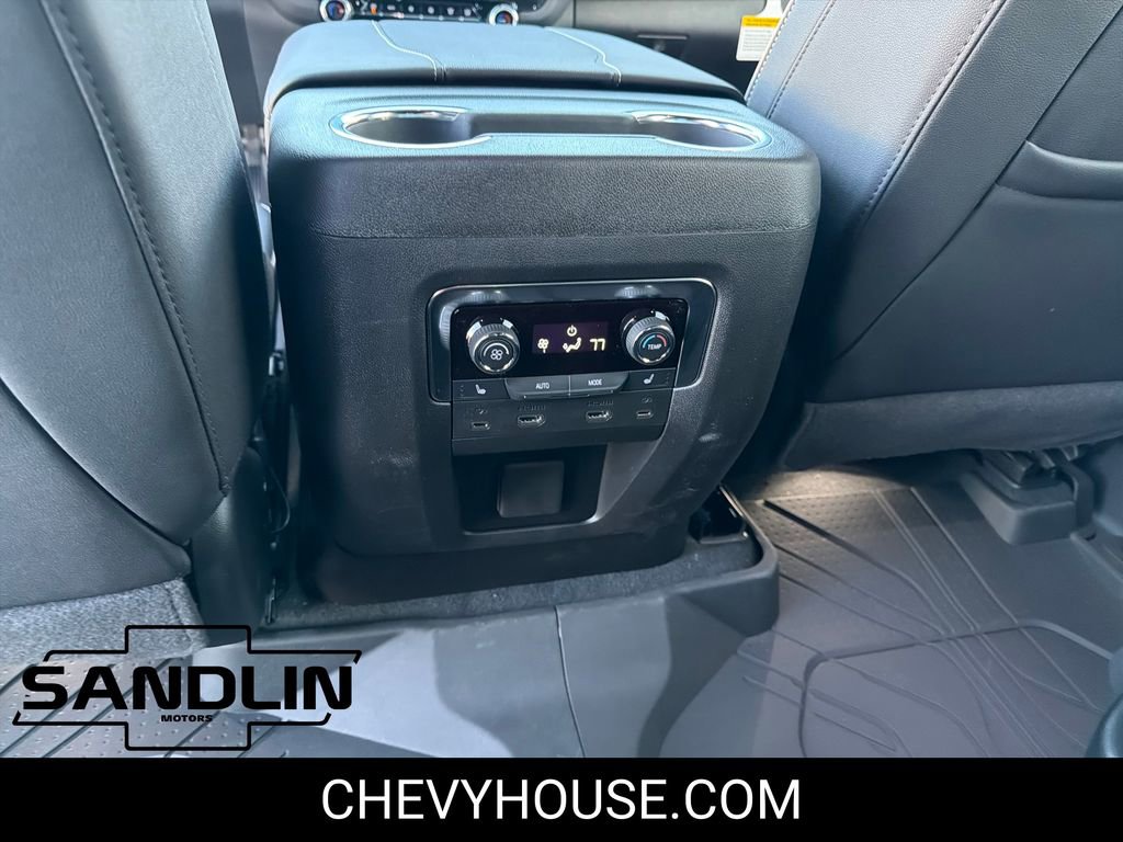 New 2026 Chevrolet Suburban Premier image 25