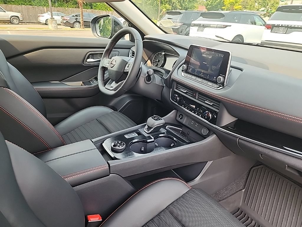Used 2025 Nissan Rogue SV w/ Rock Creek Premium Package AWD/4WD image 20