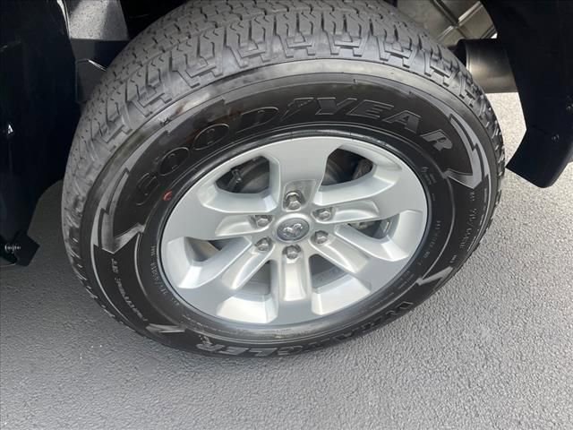 Used 2024 RAM 1500 Laramie image 13