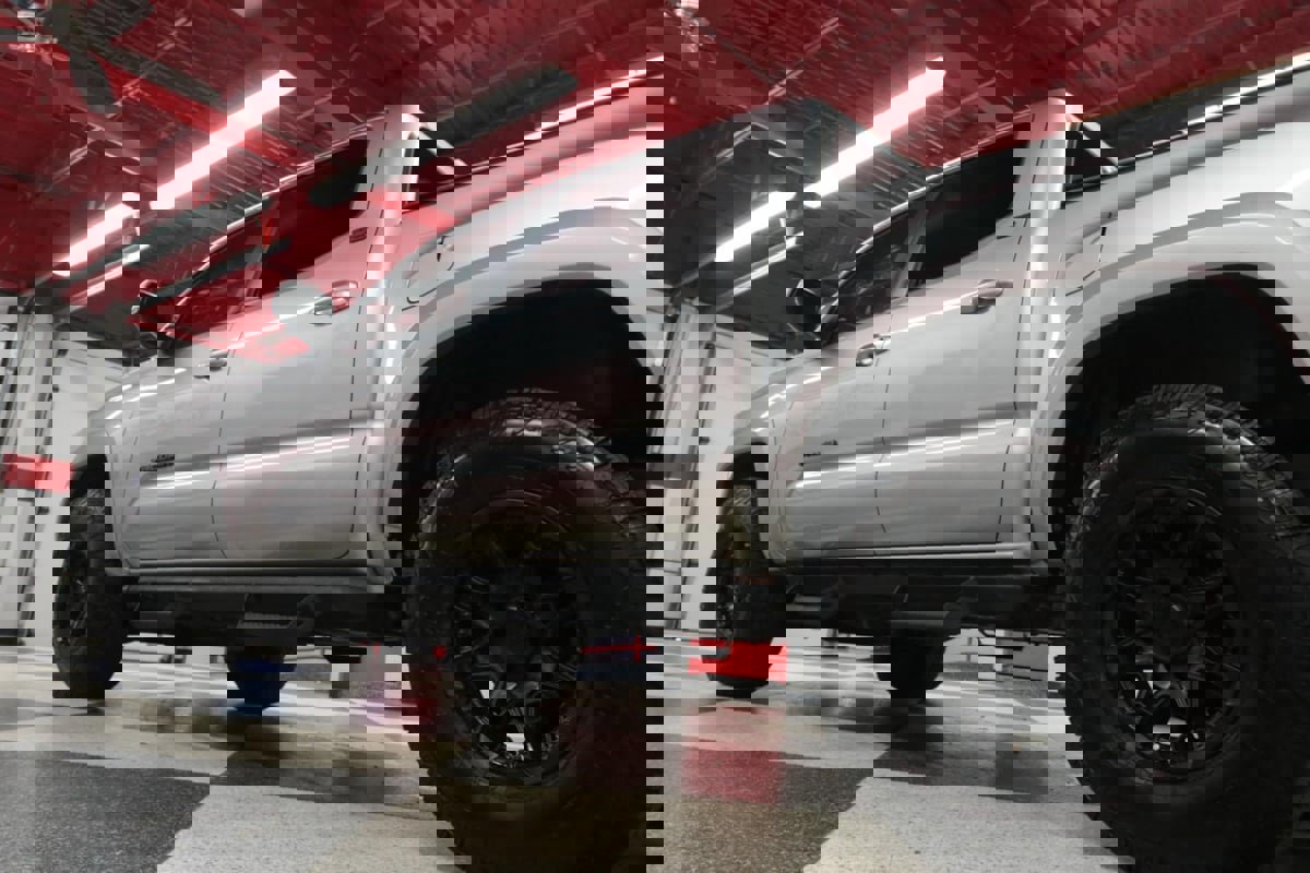 Used 2018 Toyota Tacoma SR5 image 38