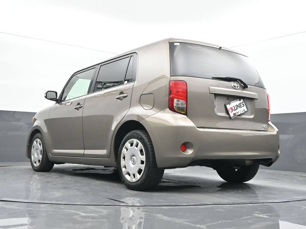 Used 2011 Scion xB FWD image 27