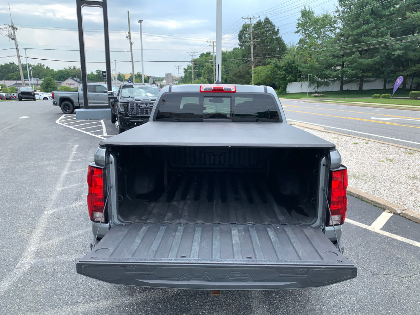 Used 2023 Chevrolet Colorado Trail Boss w/ Advanced Trailering Package AWD/4WD image 5