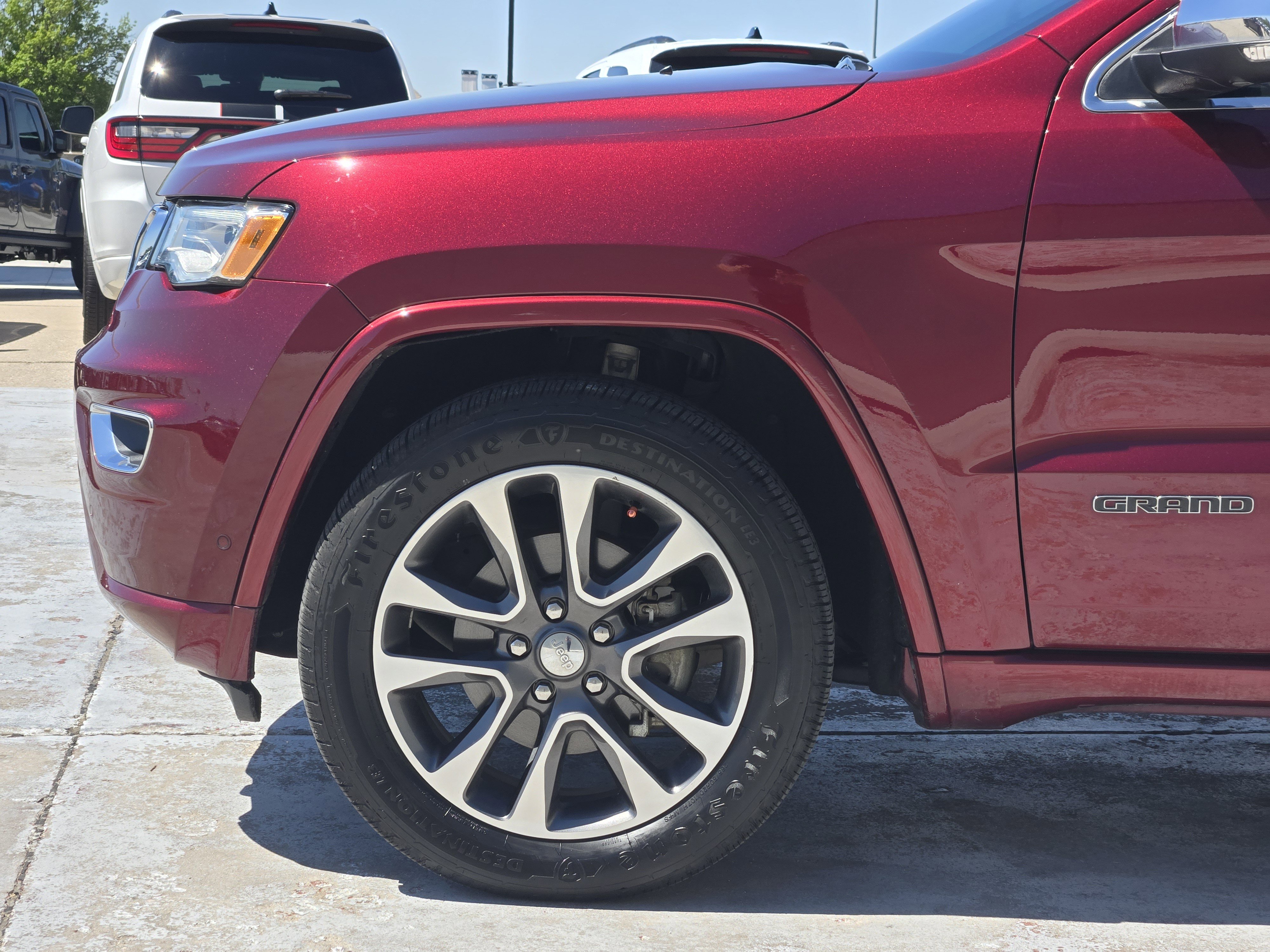 Used 2018 Jeep Grand Cherokee Overland RWD image 8