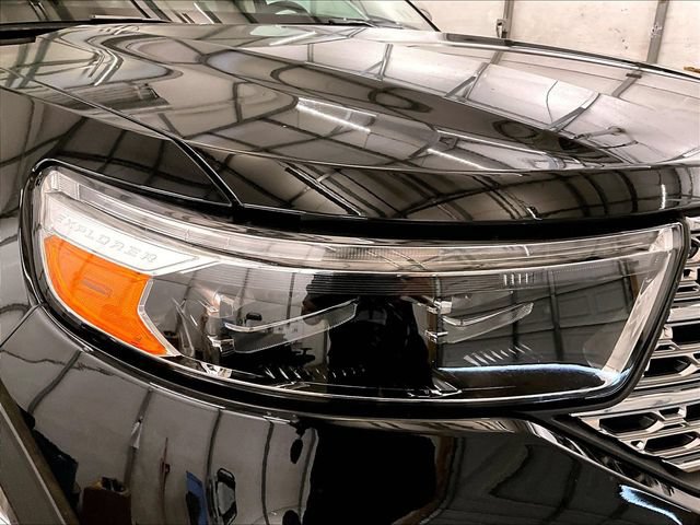 Used 2024 Ford Explorer Limited w/ Equipment Group 301A AWD/4WD image 28