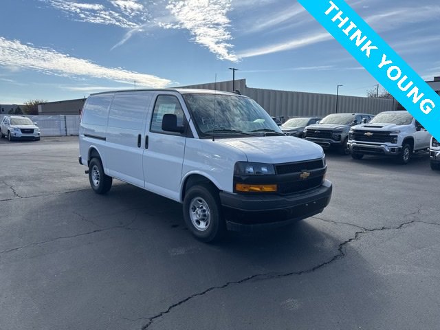 New 2025 Chevrolet Express 3500 Extended w/ Driver Convenience Package