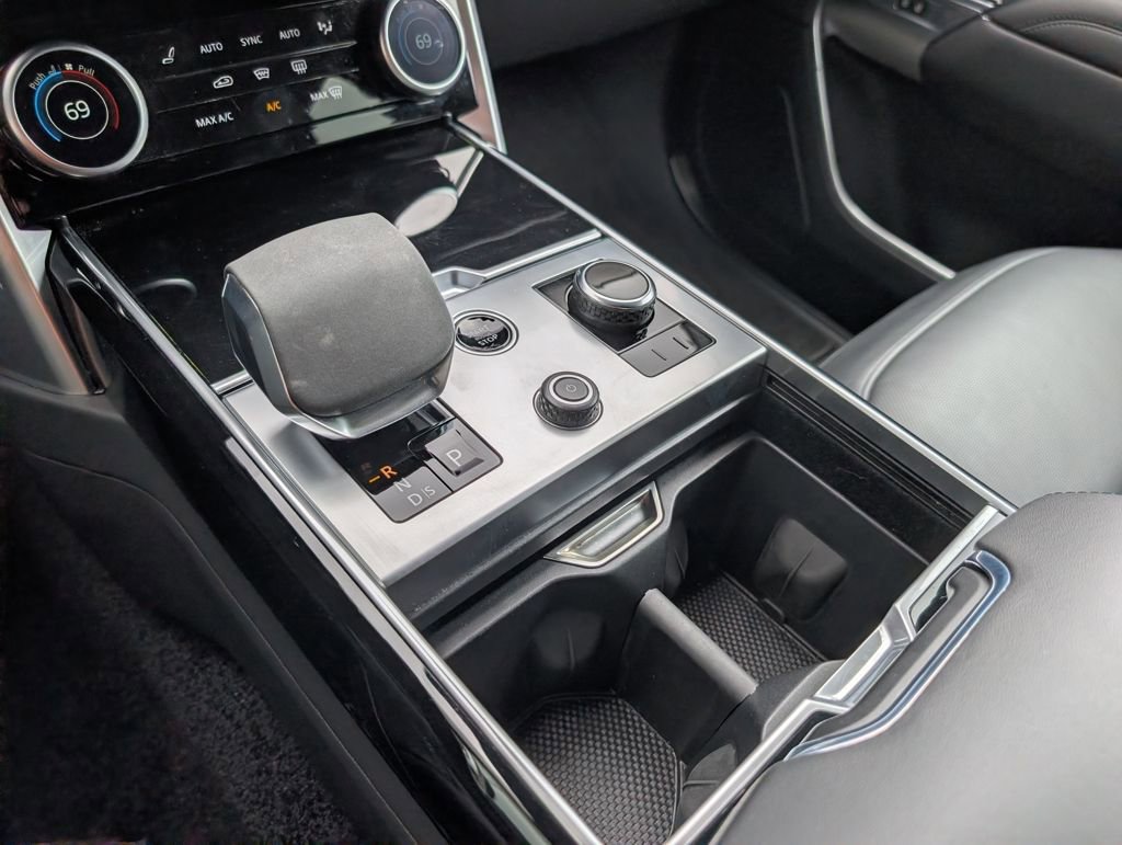 Used 2023 Land Rover Range Rover SE image 19