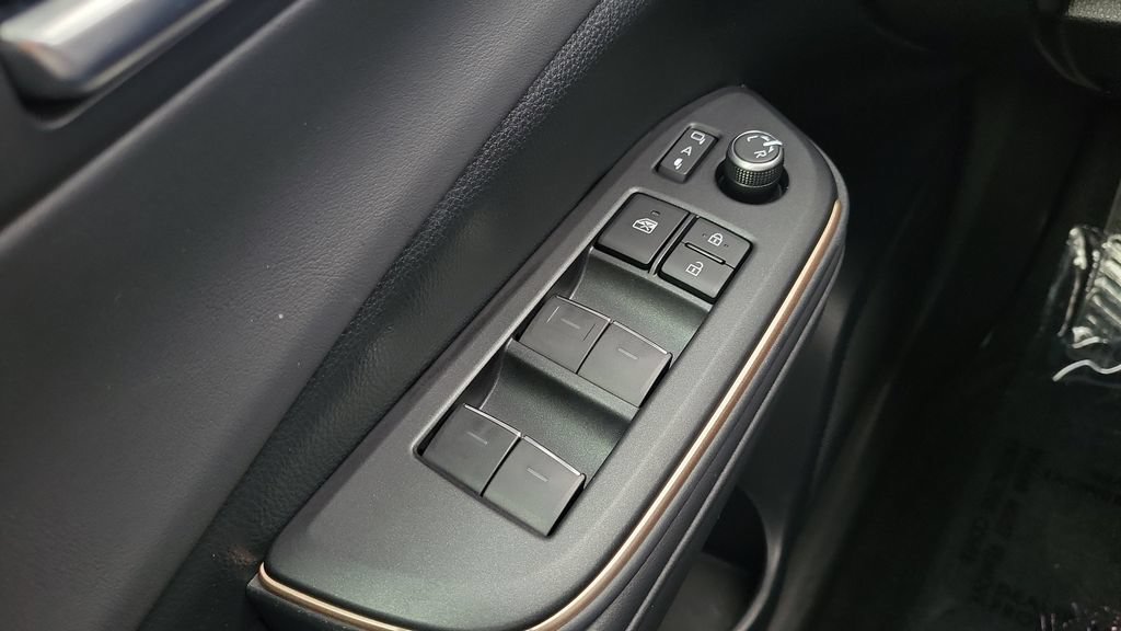 Certified 2023 Toyota Crown Platinum AWD/4WD image 18