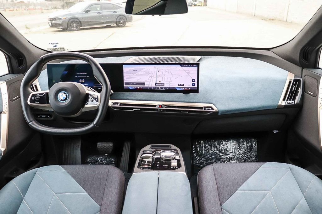 Used 2025 BMW iX xDrive50 w/ Convenience Package AWD/4WD image 14