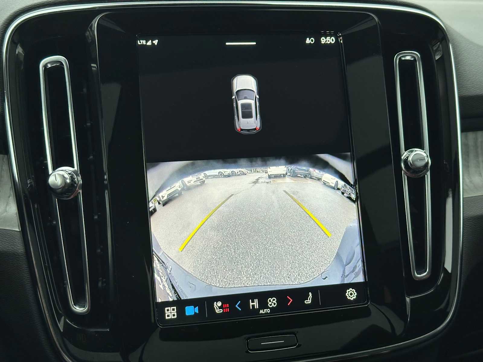 Used 2025 Volvo XC40 B5 Core w/ Protection Package Premier image 26