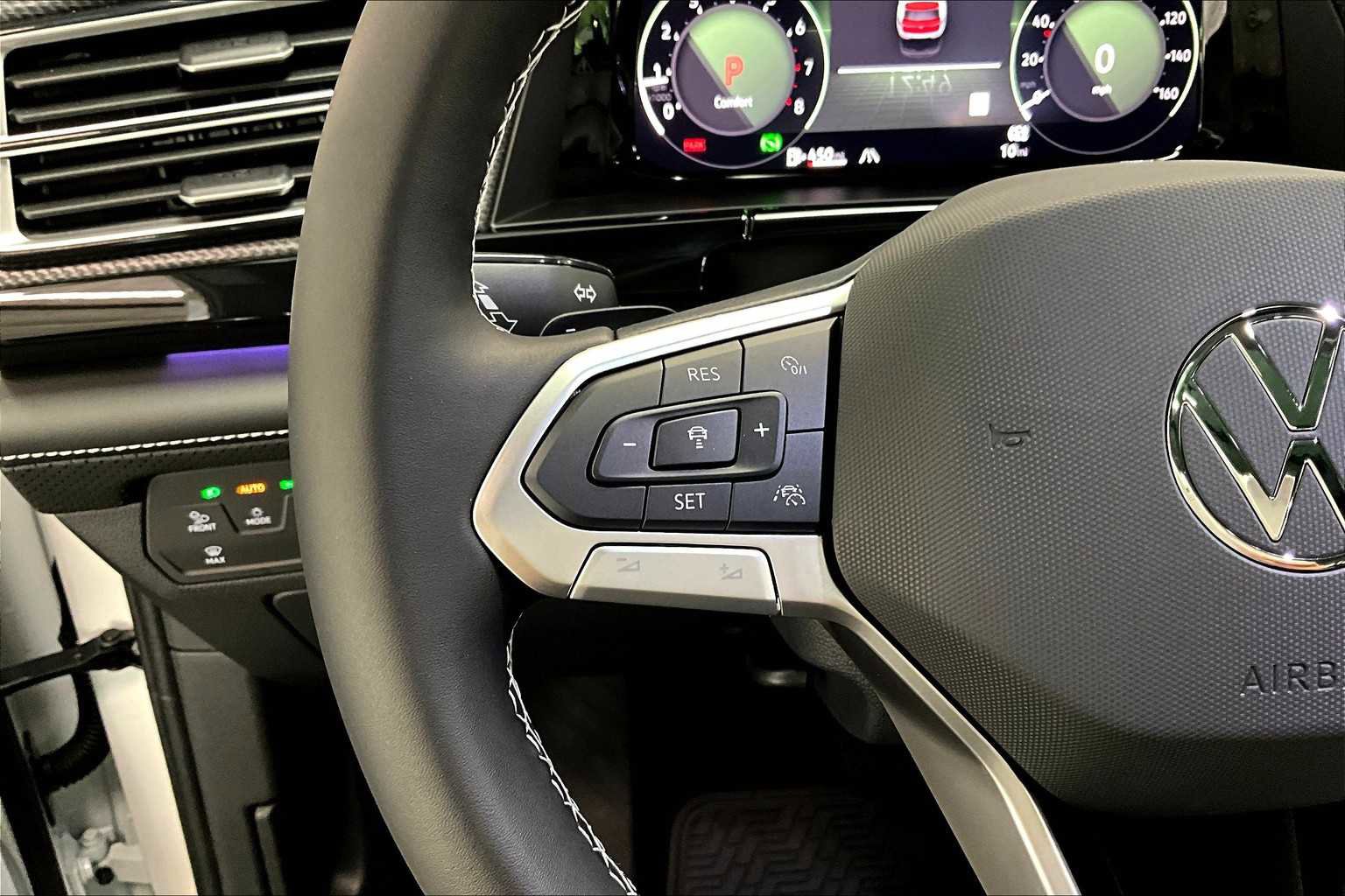 New 2026 Volkswagen Atlas Cross Sport SEL image 17