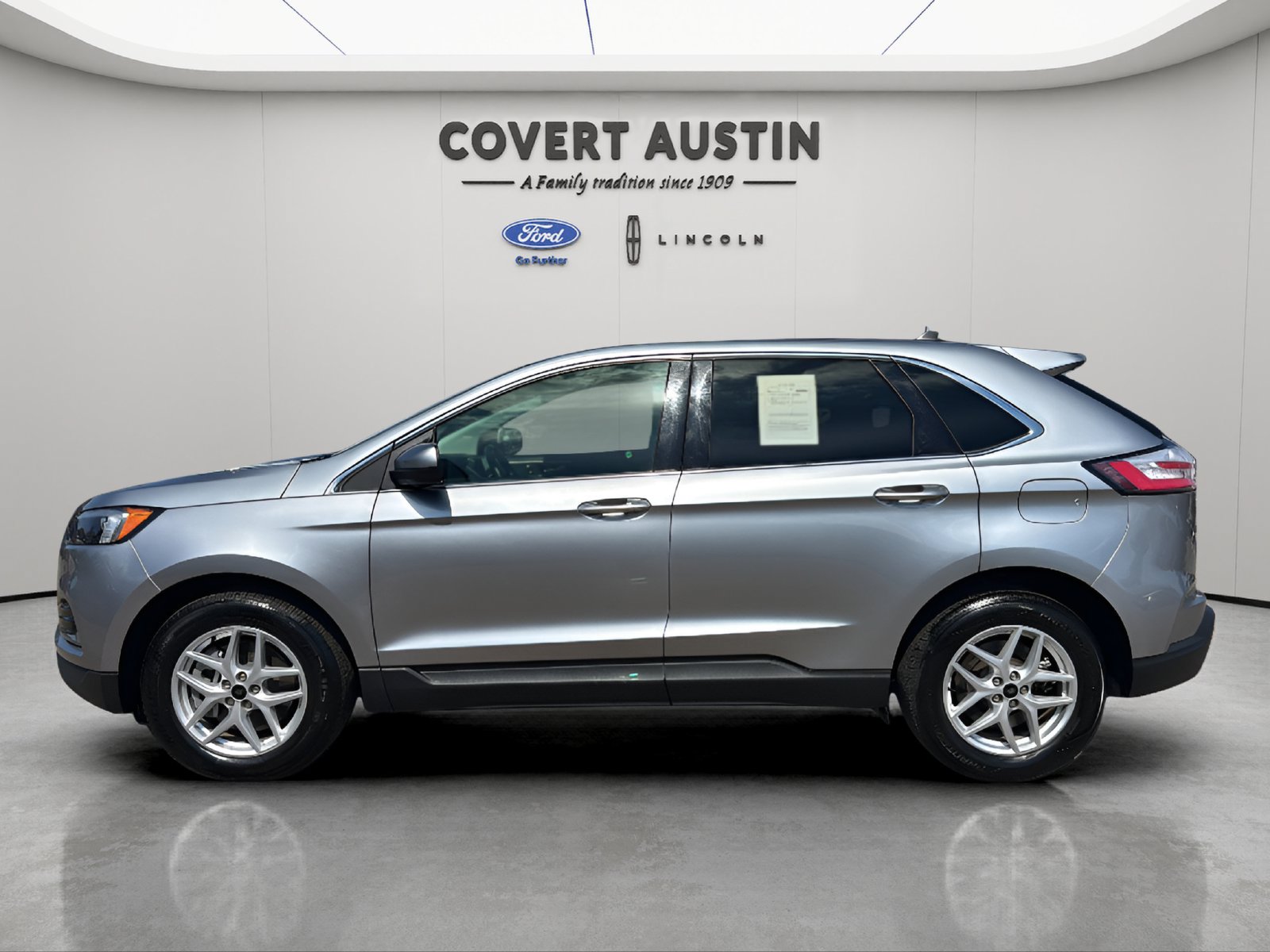 Used 2024 Ford Edge SEL AWD/4WD image 2