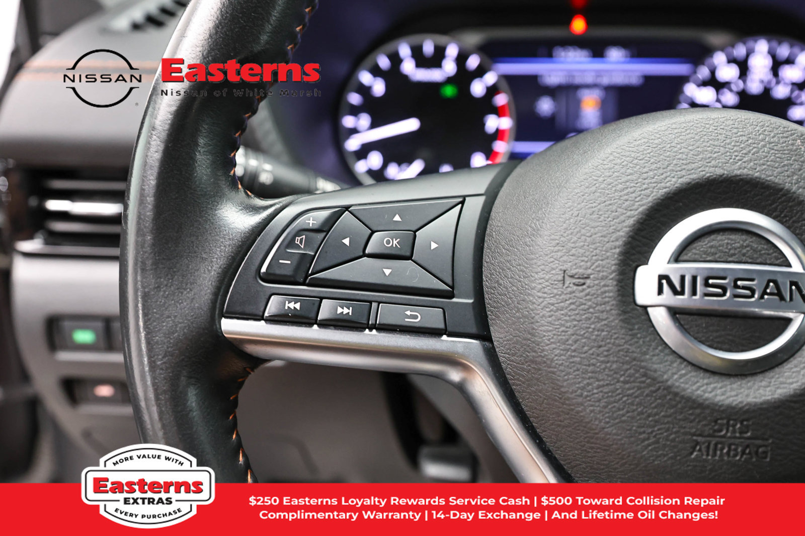 Used 2023 Nissan Sentra SR w/ Midnight Edition Package FWD image 15