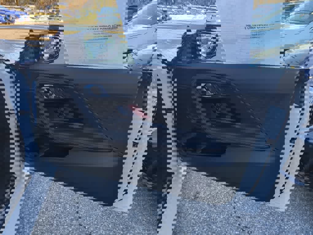 Used 2025 BMW M240i xDrive Coupe w/ Parking Assistance Package image 8