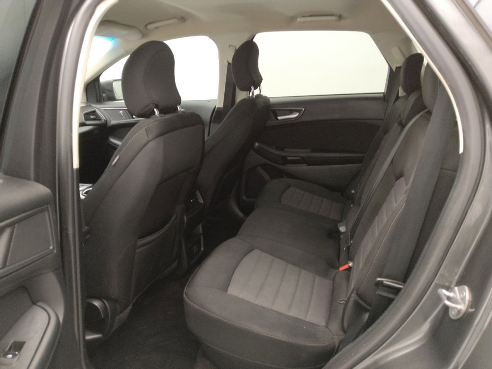Used 2018 Ford Edge SE FWD image 18