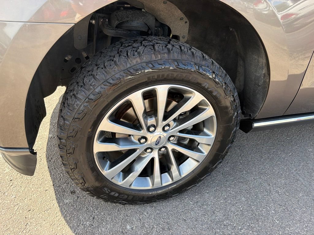 Used 2018 Ford Expedition Max Limited RWD image 9