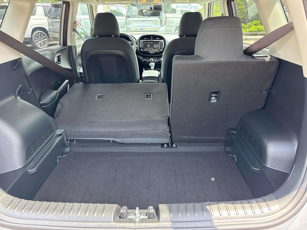Used 2024 Kia Soul LX w/ Option Group 015 FWD image 20