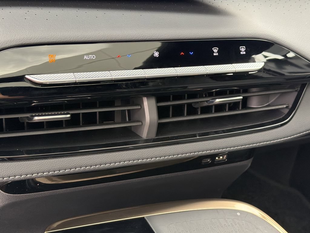 New 2026 Buick Enclave Avenir w/ Super Cruise Package FWD image 26