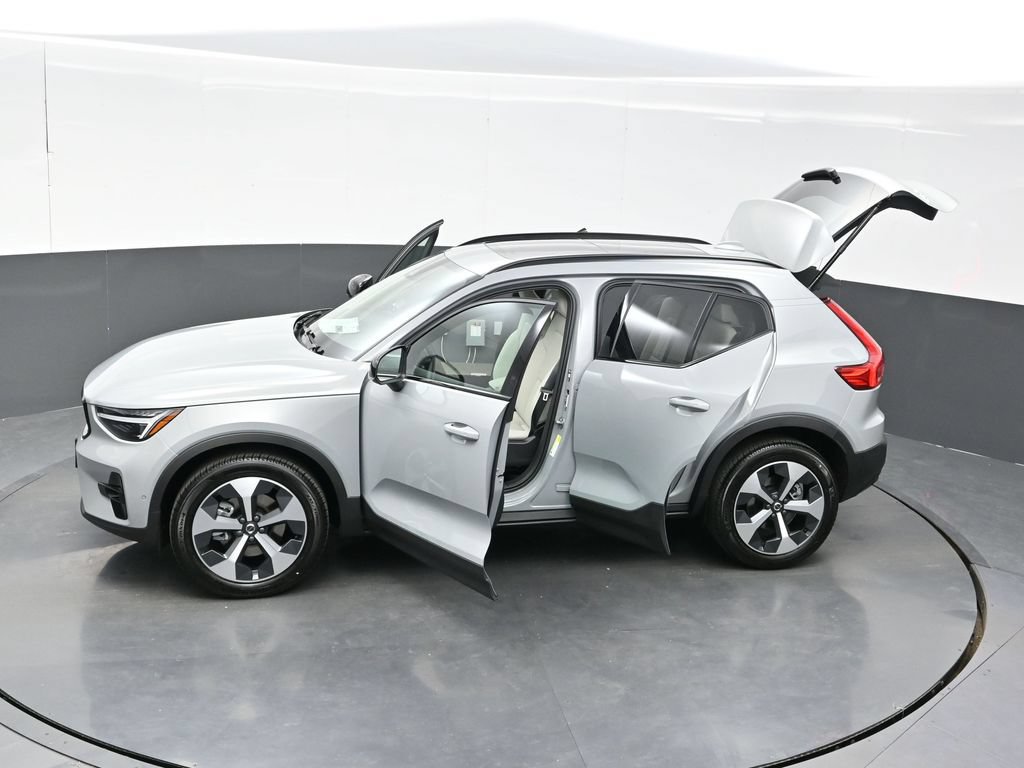 New 2026 Volvo XC40 B5 Plus w/ Protection Package Premier AWD/4WD image 41