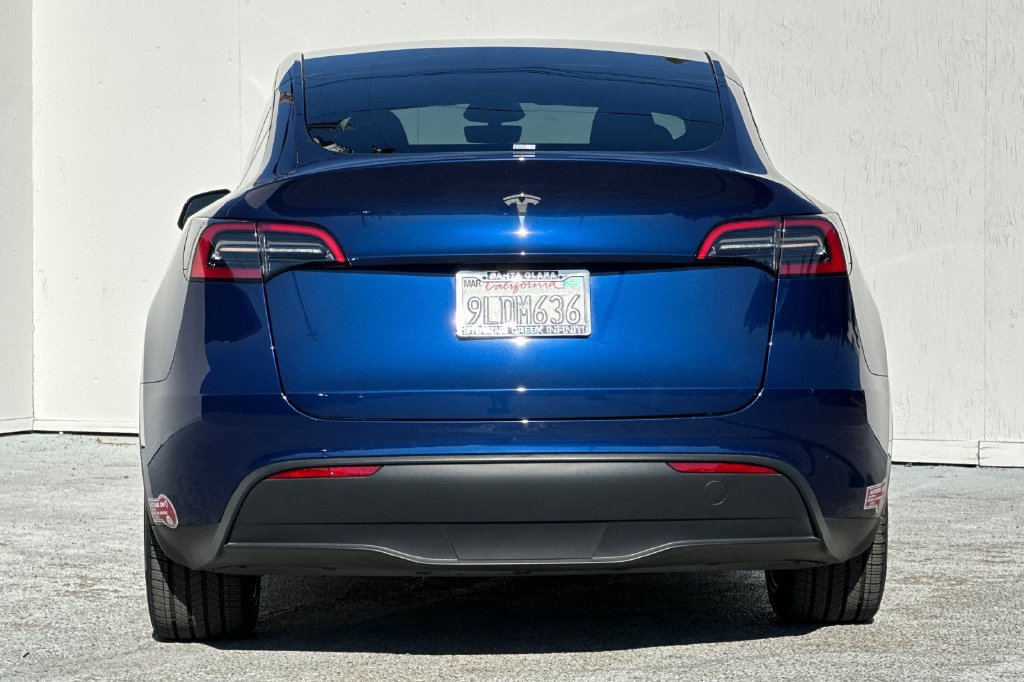 Used 2023 Tesla Model Y 2WD image 4