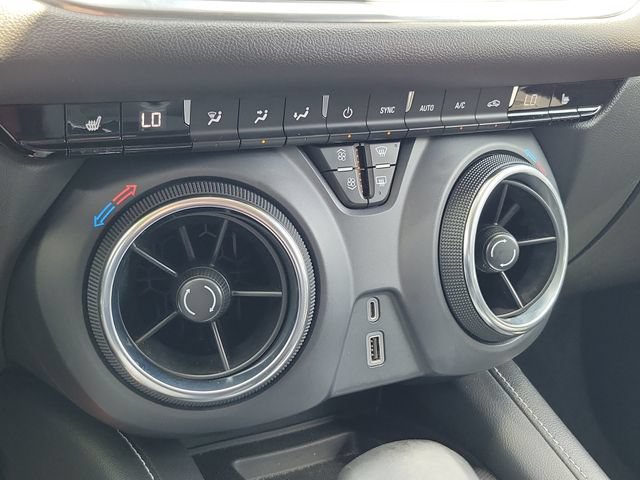 Used 2023 Chevrolet Blazer LT w/ Sound & Technology Package FWD image 26