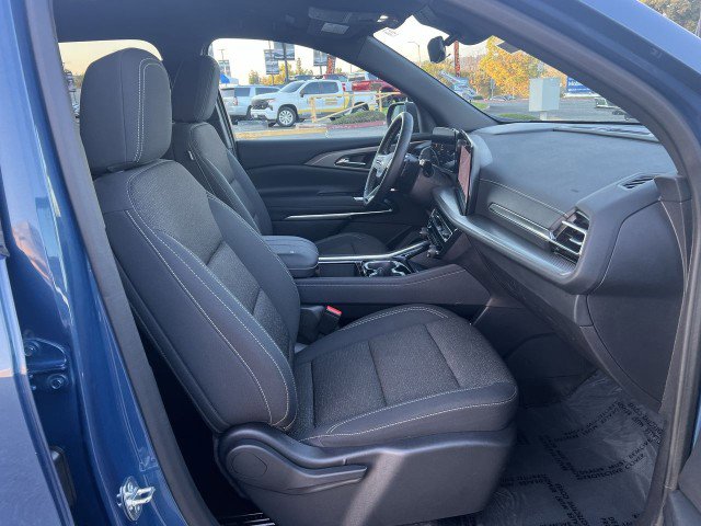 Used 2025 Chevrolet Traverse LT image 28