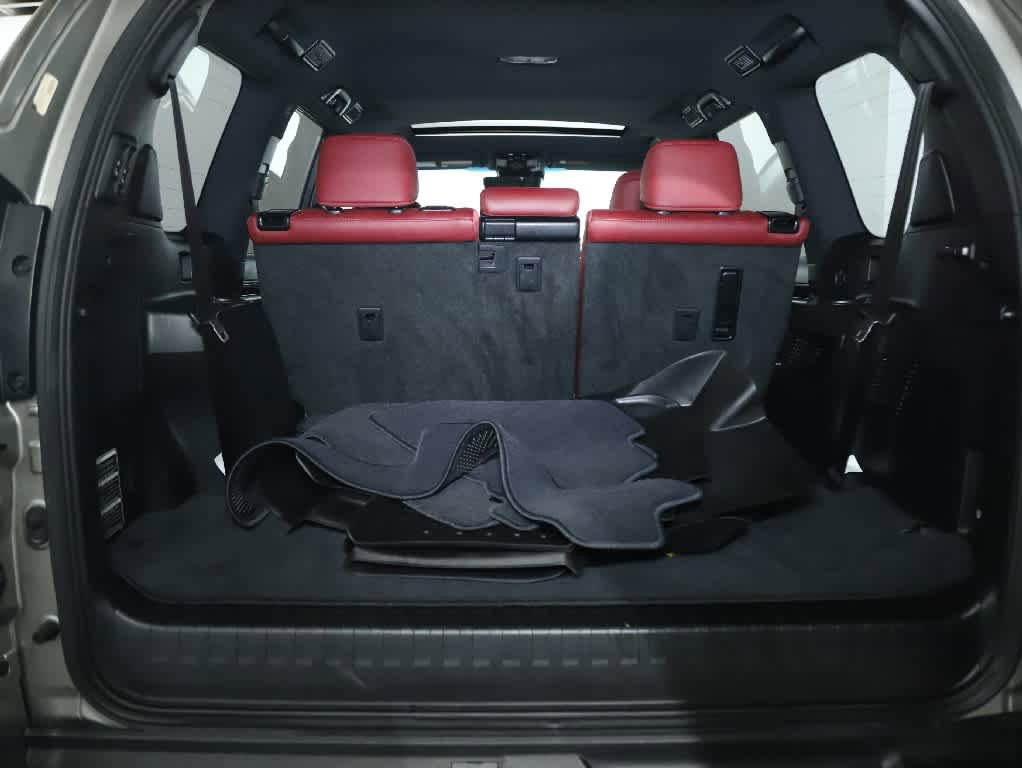 Used 2021 Lexus GX 460 Luxury w/ Accessory Package AWD/4WD image 32