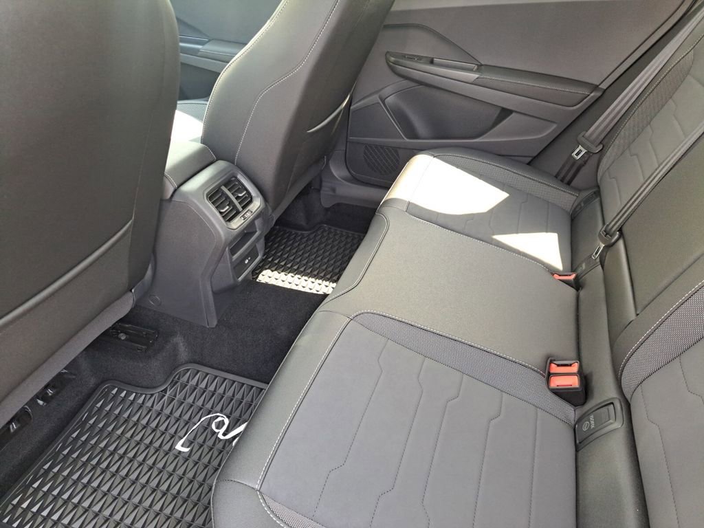 New 2025 Volkswagen Taos SE image 24