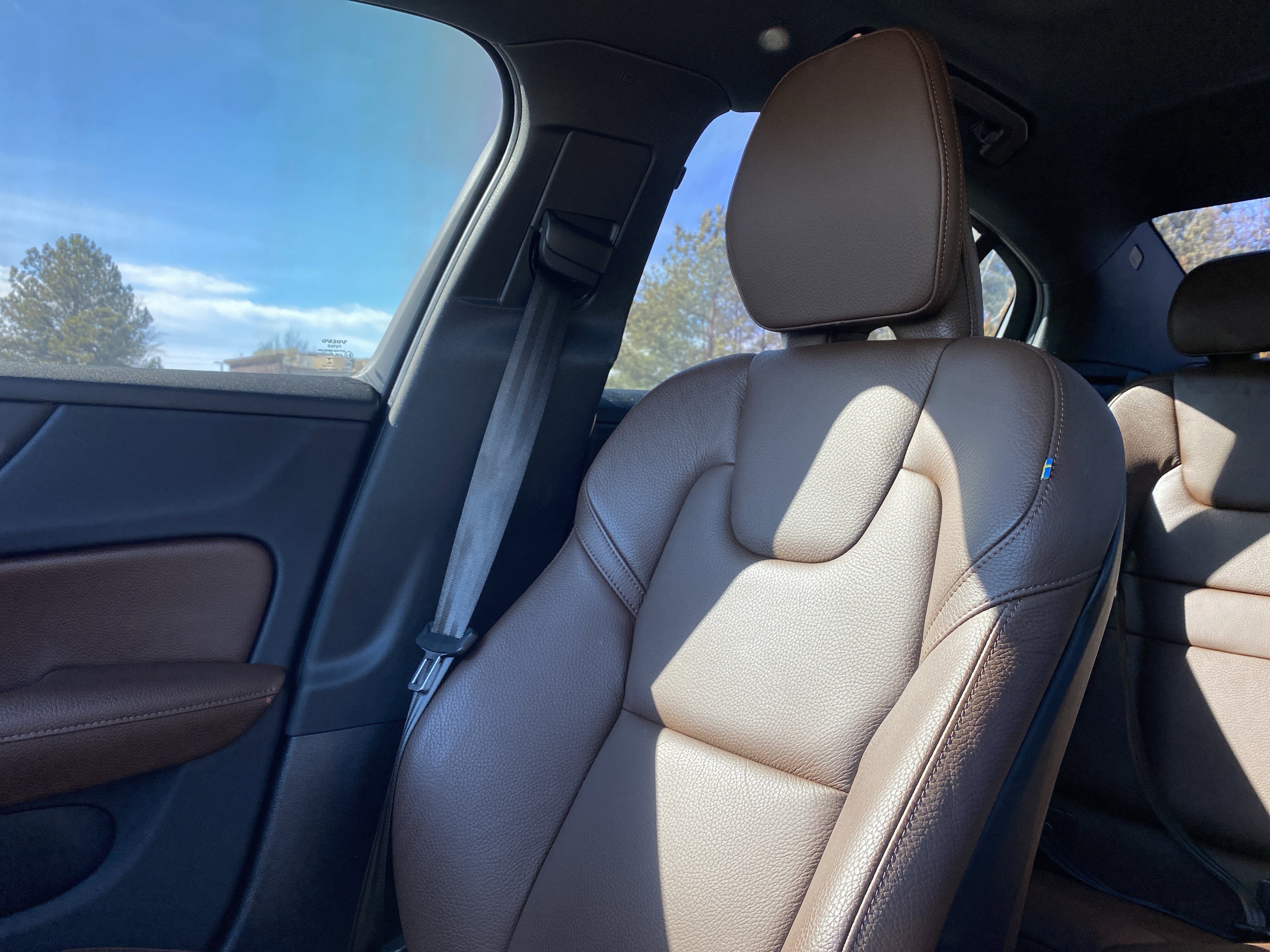 Used 2021 Volvo S60 T5 Inscription w/ Advanced Package image 18