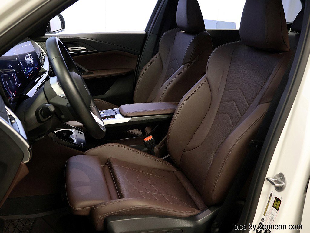 Certified 2025 BMW X1 xDrive28i w/ Technology Package image 10