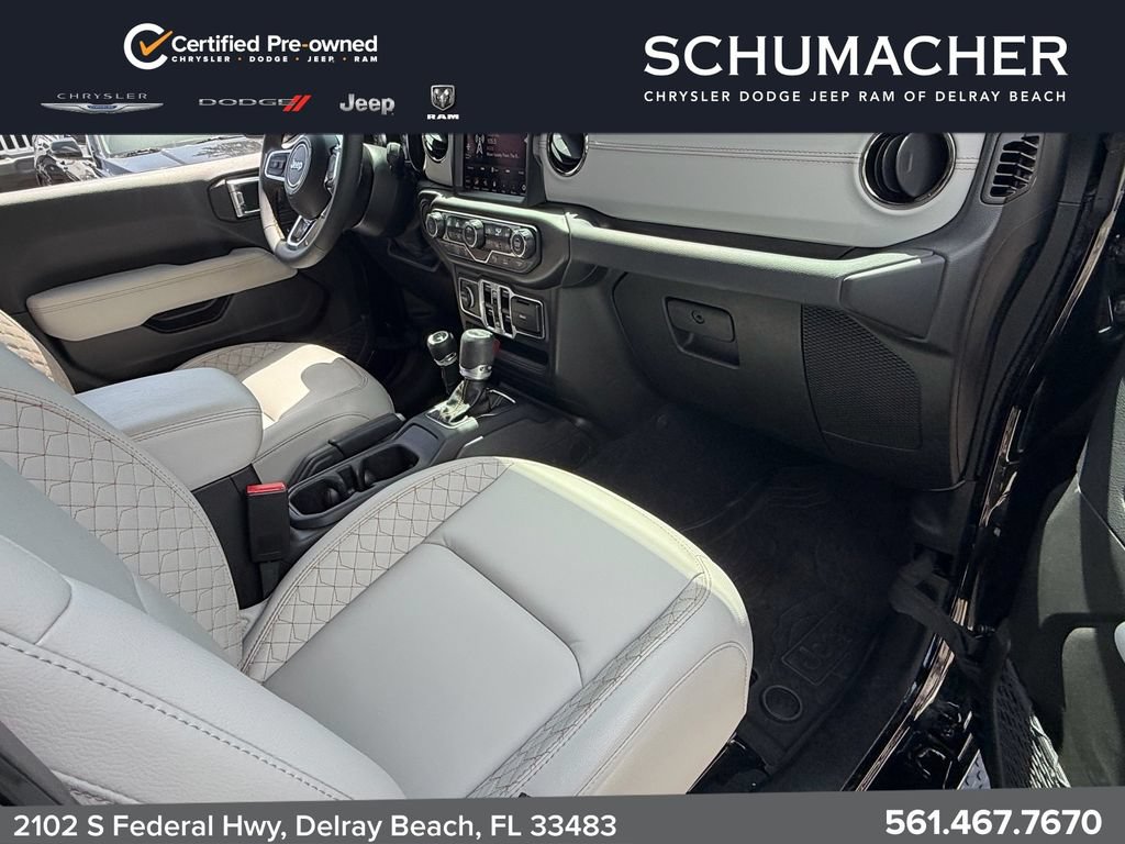 Used 2023 Jeep Wrangler Unlimited Sahara AWD/4WD image 15
