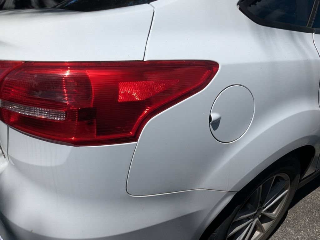 Used 2018 Ford Focus SE FWD image 13